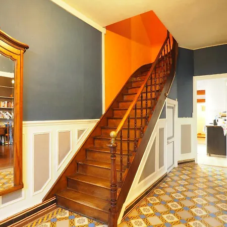 Villa Elegant Bourgeoise Style House With Garden Laon